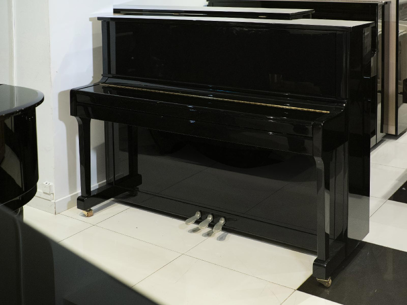 Пианино R. Lipp & Sohn 121 черное, полированное