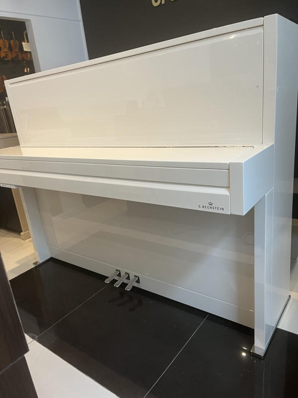 Пианино C. Bechstein Millenium 116 (BU)  белое, полированное, отделка хром, цифровая система Vario
