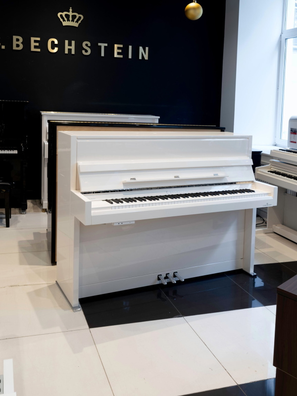 Пианино C. Bechstein Millenium 116 (BU)  белое, полированное, отделка хром, цифровая система Vario