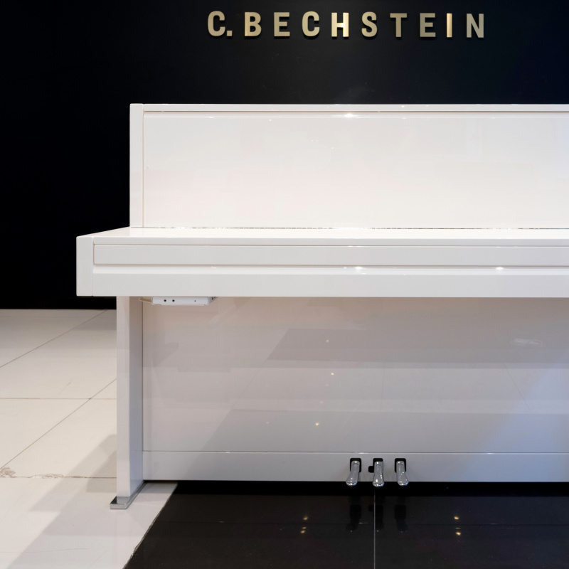 Пианино C. Bechstein Millenium 116 (BU)  белое, полированное, отделка хром, цифровая система Vario