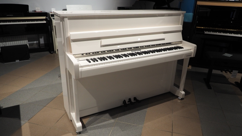 Пианино W. Hoffmann Vision V 112 белое, полированное, отделка хром