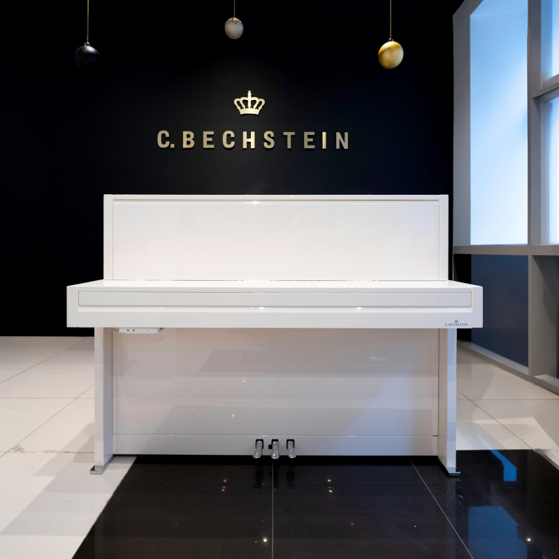 Пианино C. Bechstein Millenium 116 (BU)  белое, полированное, отделка хром, цифровая система Vario