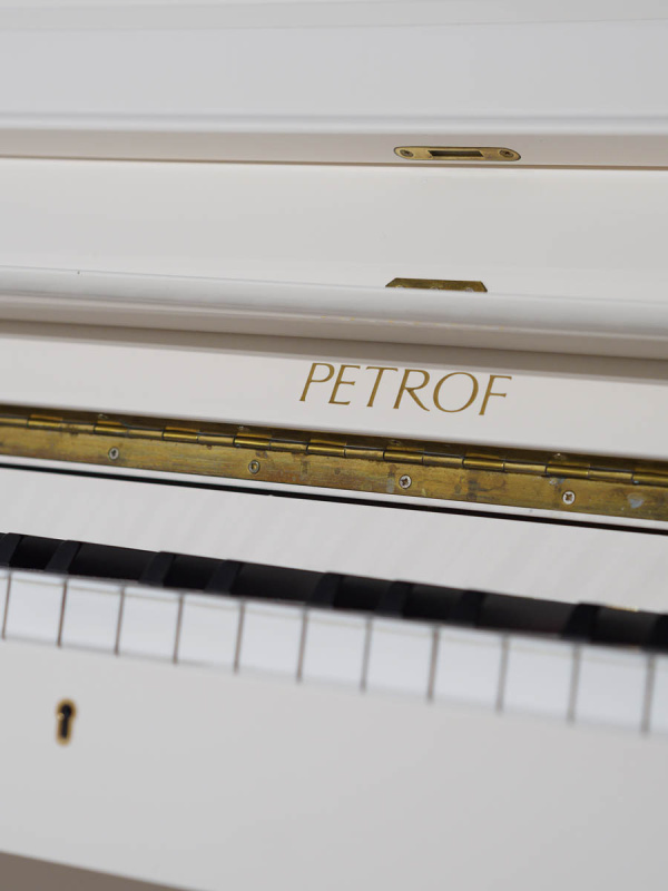 Пианино Petrof Middle P 118 K1 (BU) белое, полированное